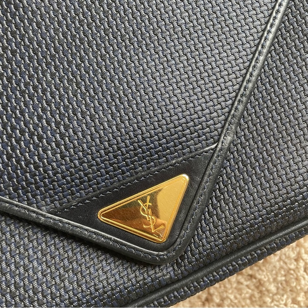 🎄 Sale!! YSL Yves Saint Laurent Crossbody Bag ✨ - Picture 5 of 15